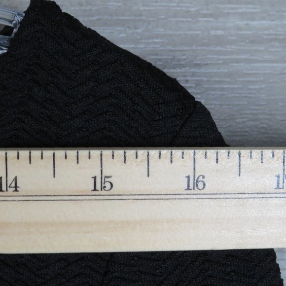 Divided*Women's Long Sleeve Crew Neck Wavy Curved Hem Sweater~Size Large (Black) - Picture 9 of 12